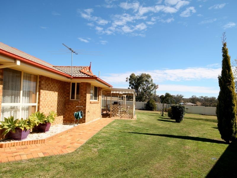 27 Crestview Place, Inverell NSW 2360