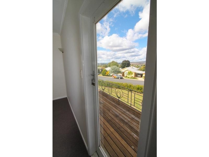 33 Gordon Street, Inverell NSW 2360