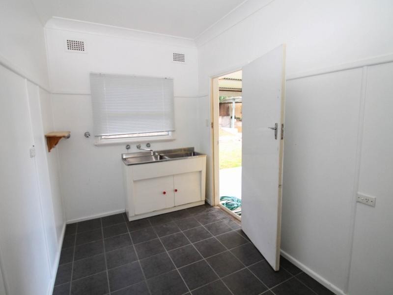 33 Gordon Street, Inverell NSW 2360