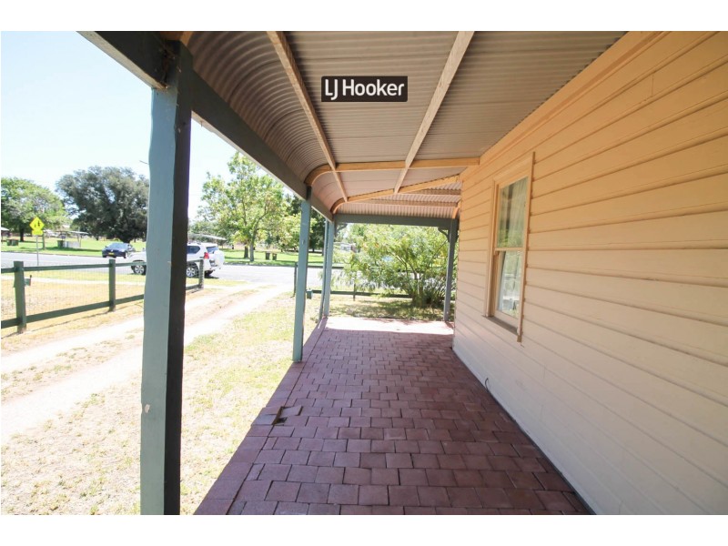 25 Rivers Street, Inverell NSW 2360