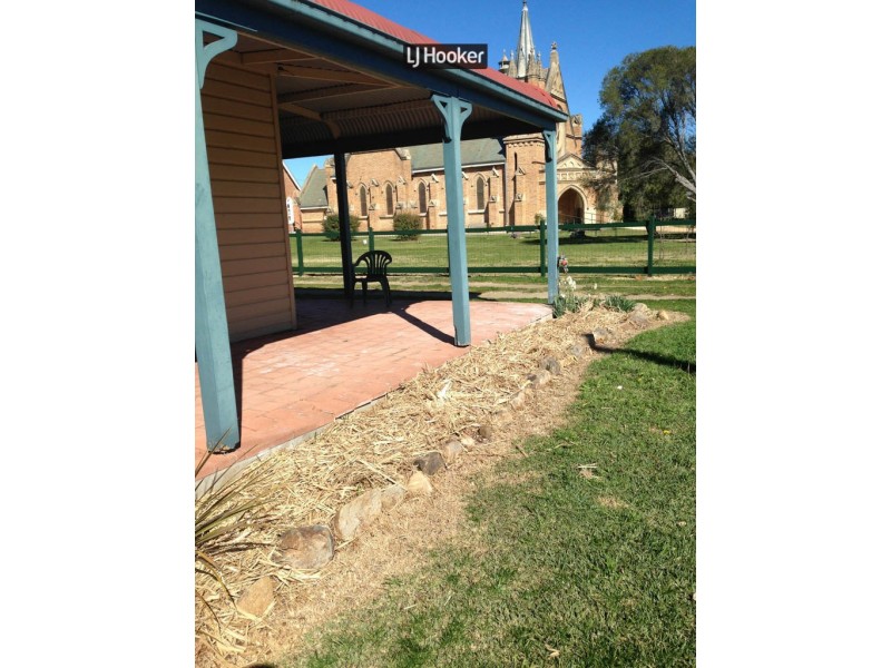 25 Rivers Street, Inverell NSW 2360