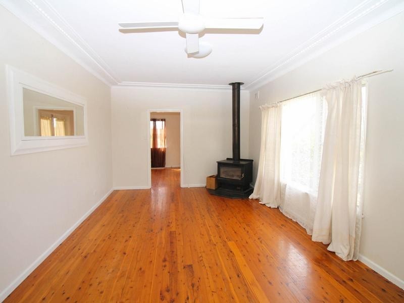 33 Gordon Street, Inverell NSW 2360