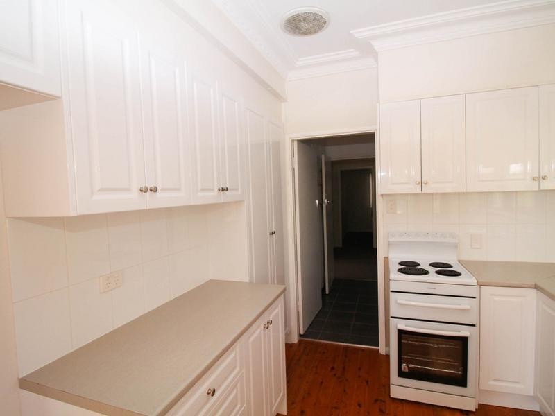 33 Gordon Street, Inverell NSW 2360