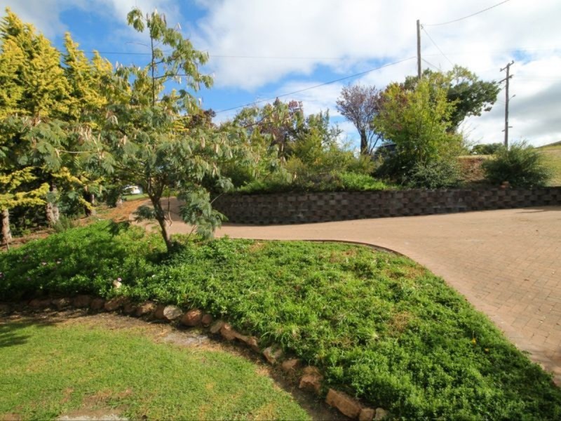 54 Lewin Street, Inverell NSW 2360