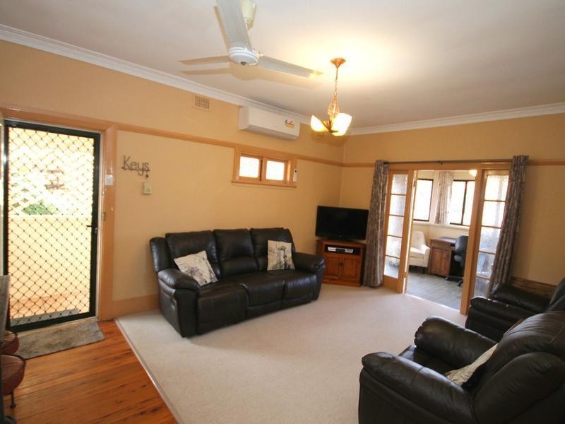 19 Herbert Street, Inverell NSW 2360