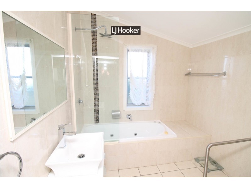 12 Bannockburn Road, Inverell NSW 2360