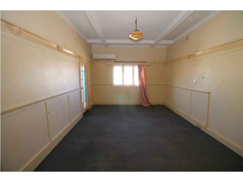 14 Henderson Street, Inverell NSW 2360