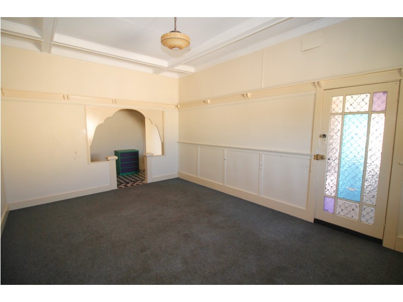 14 Henderson Street, Inverell NSW 2360