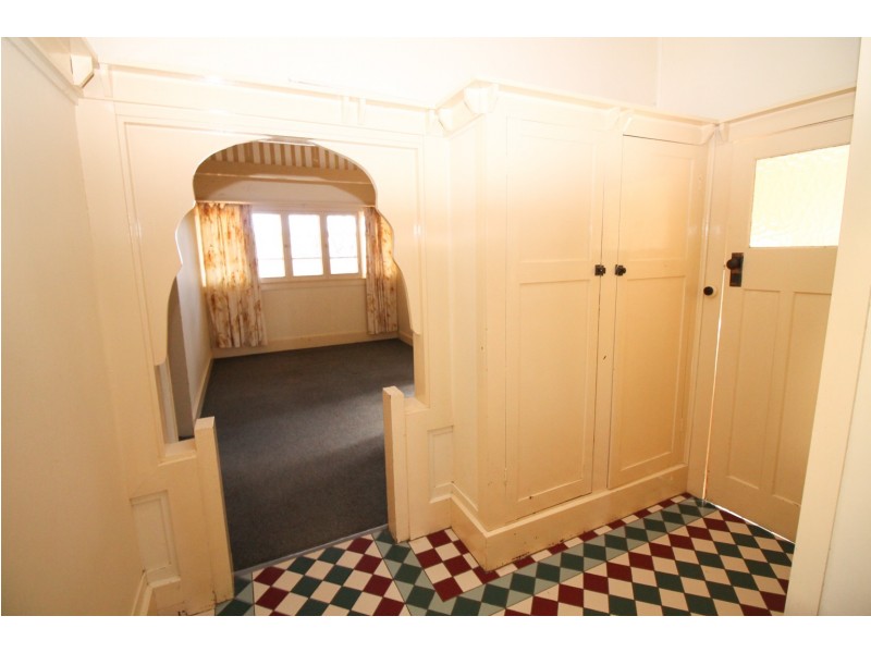 14 Henderson Street, Inverell NSW 2360