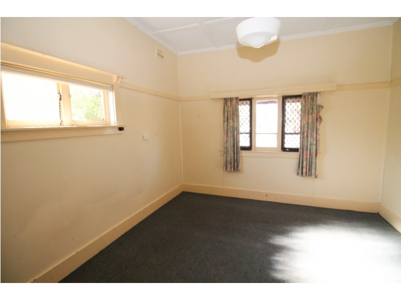 14 Henderson Street, Inverell NSW 2360