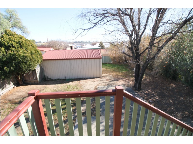 14 Henderson Street, Inverell NSW 2360