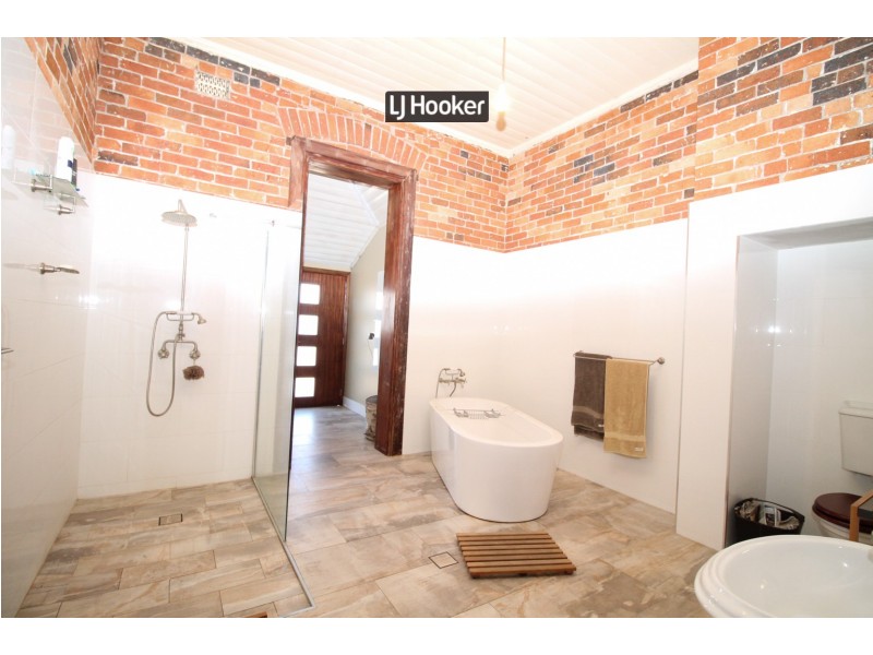 17 Mitchell Crescent, Inverell NSW 2360