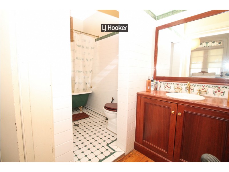 17 Mitchell Crescent, Inverell NSW 2360