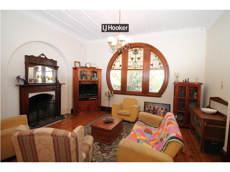 17 Mitchell Crescent, Inverell NSW 2360