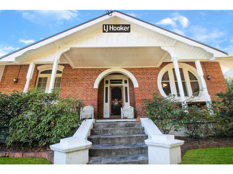 17 Mitchell Crescent, Inverell NSW 2360