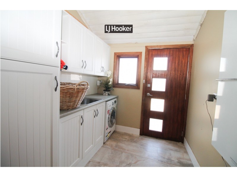 17 Mitchell Crescent, Inverell NSW 2360