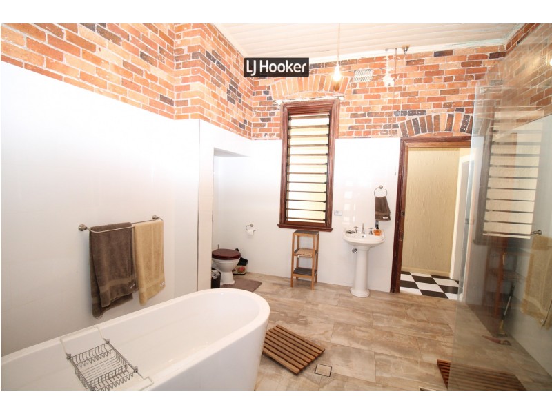 17 Mitchell Crescent, Inverell NSW 2360