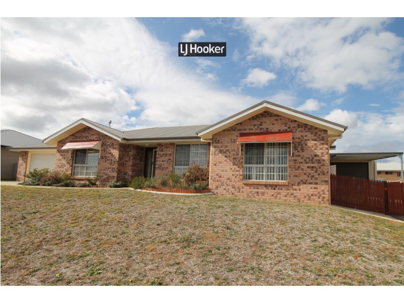 11 Kingfisher Drive, Inverell NSW 2360