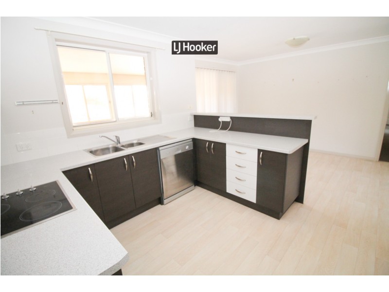 11 Kingfisher Drive, Inverell NSW 2360