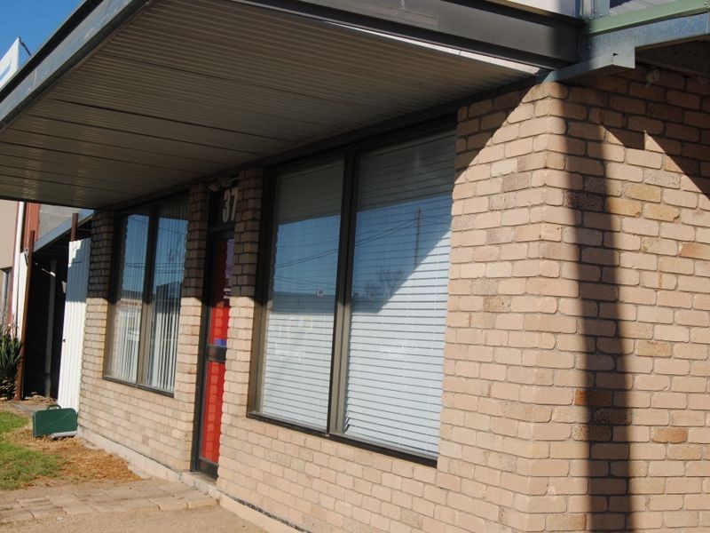 37 Oliver Street, Inverell NSW 2360