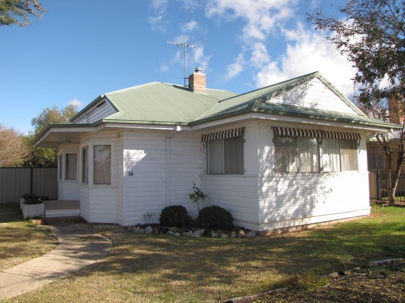 16 Chisholm Street, Inverell NSW 2360