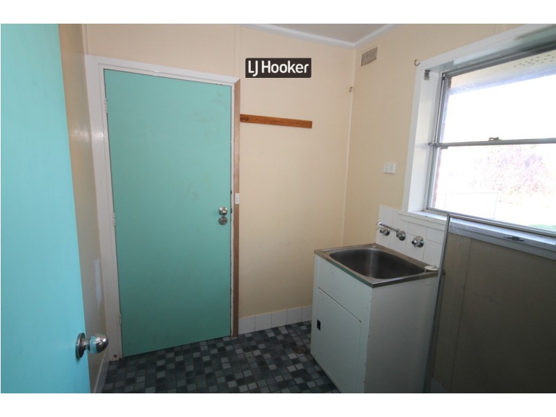 57 Vernon Street, Inverell NSW 2360