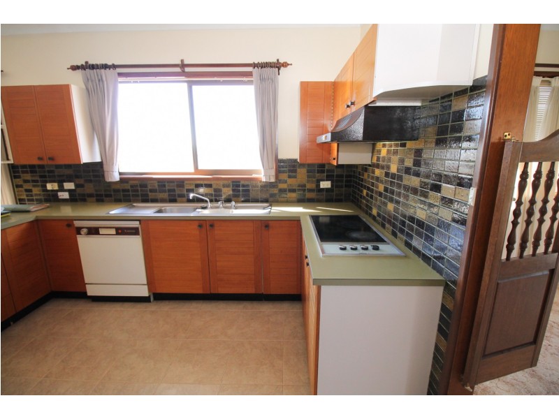 1 Allambie Crescent, Inverell NSW 2360