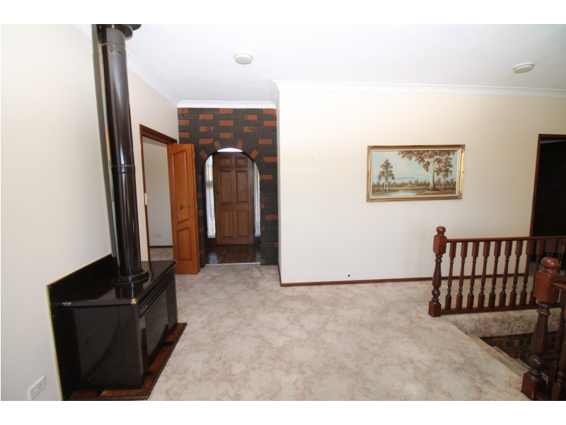 1 Allambie Crescent, Inverell NSW 2360