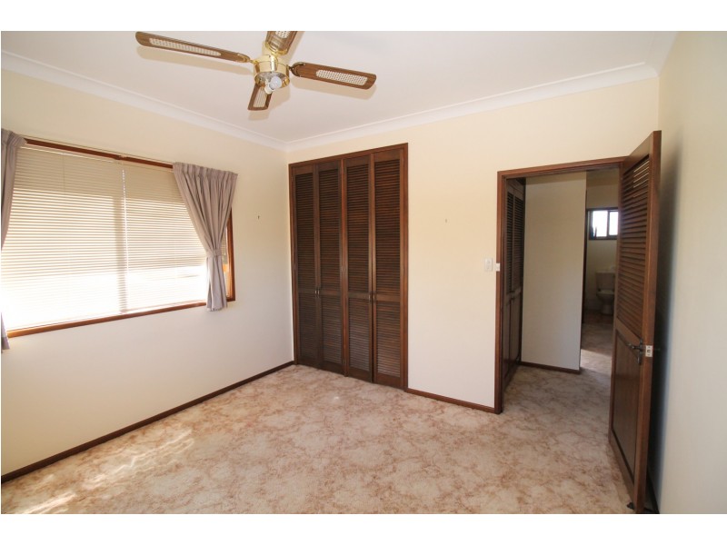 1 Allambie Crescent, Inverell NSW 2360