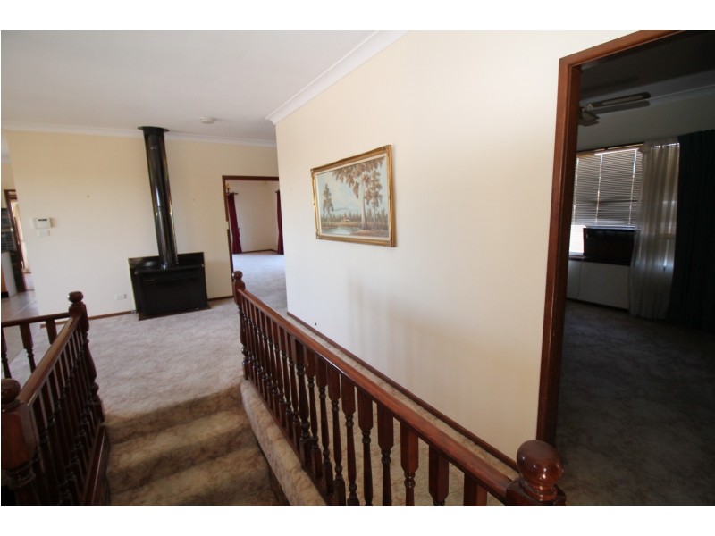 1 Allambie Crescent, Inverell NSW 2360