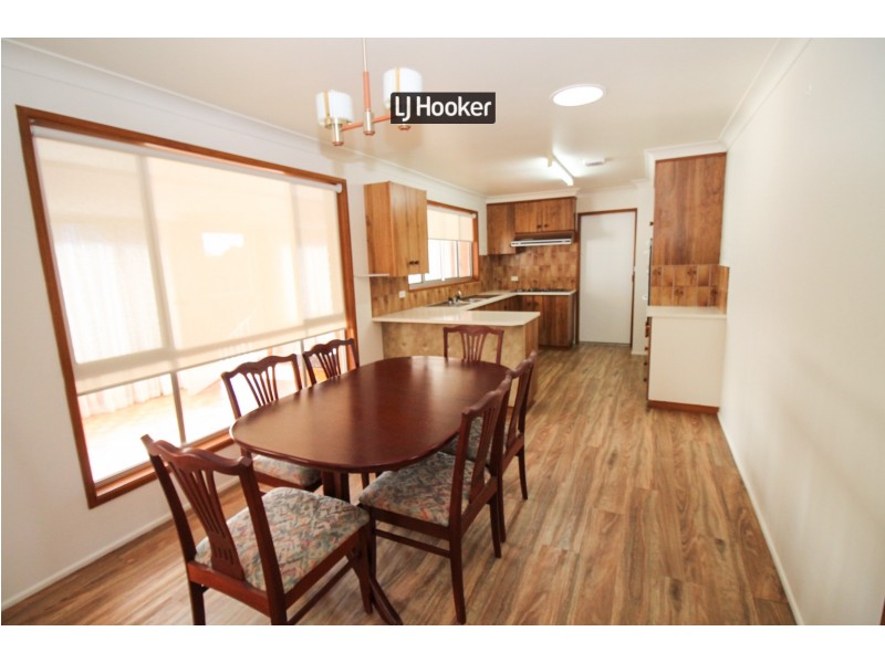 20 Zircon Street, Inverell NSW 2360