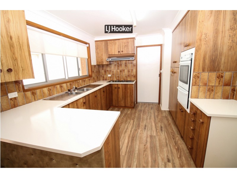 20 Zircon Street, Inverell NSW 2360