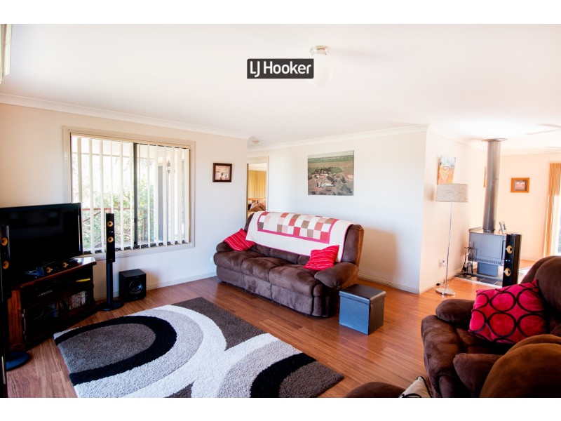 50 Wolbah Close, Inverell NSW 2360