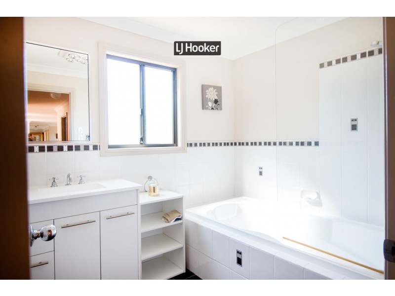 50 Wolbah Close, Inverell NSW 2360