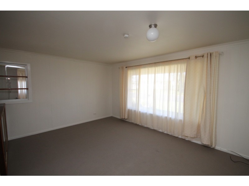 14 Cameron Street, Inverell NSW 2360