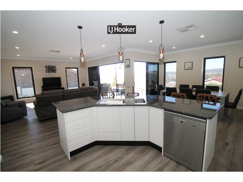 53 Gordon Street, Inverell NSW 2360