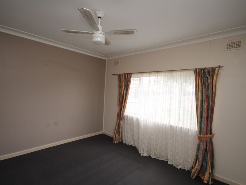 10 Lang Street, Inverell NSW 2360