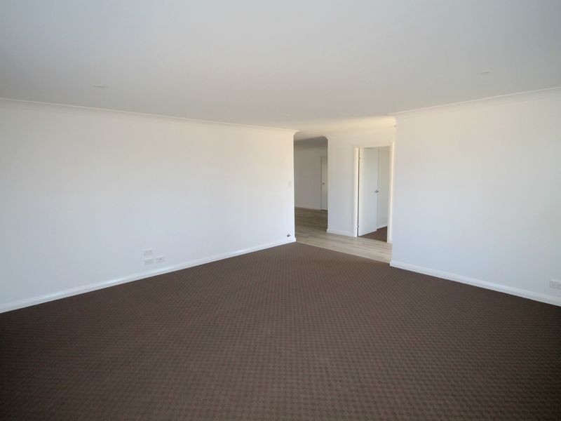 8 Stainfield Drive, Inverell NSW 2360