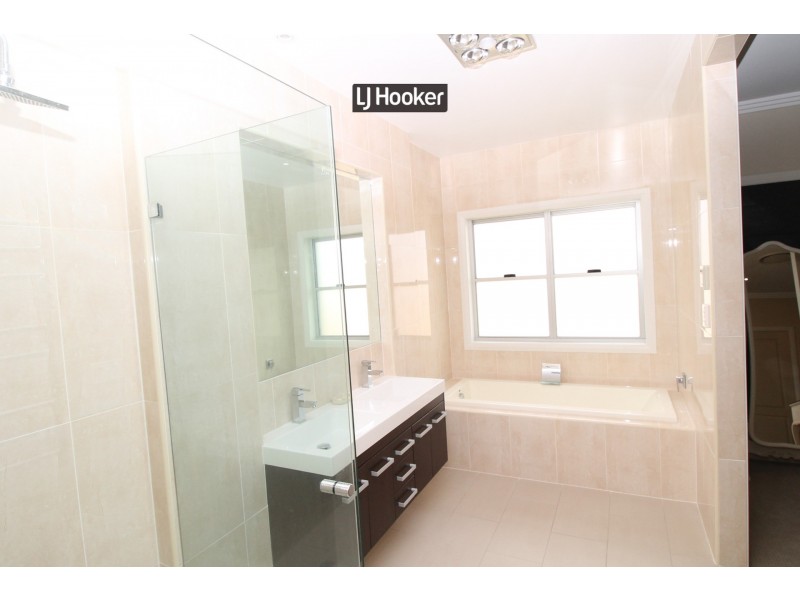 16 Coolibah Drive, Inverell NSW 2360