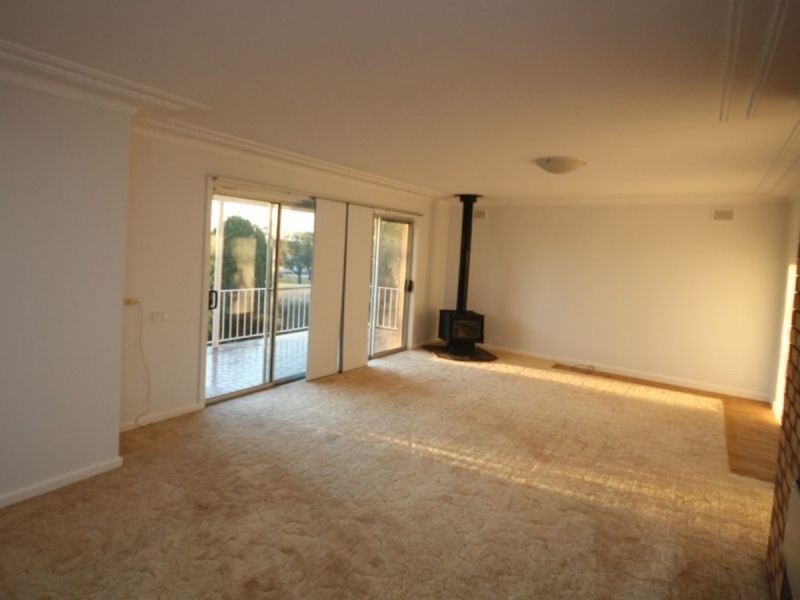 17 Clive Street, Inverell NSW 2360