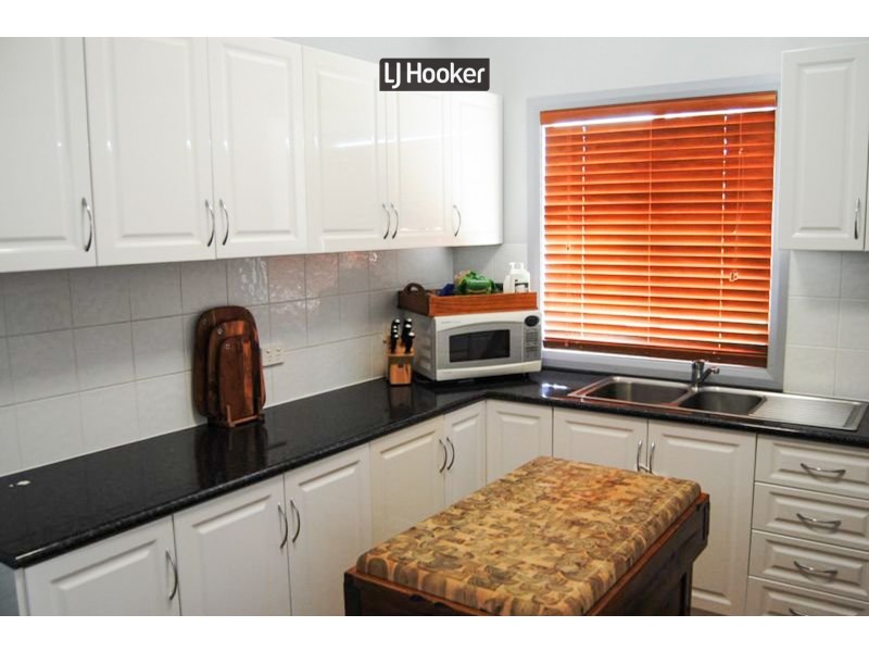 70 Oswald Street, Inverell NSW 2360