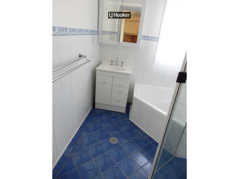 70 Oswald Street, Inverell NSW 2360