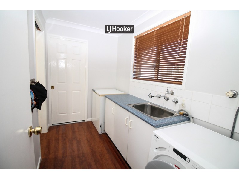 17 Crestview Place, Inverell NSW 2360