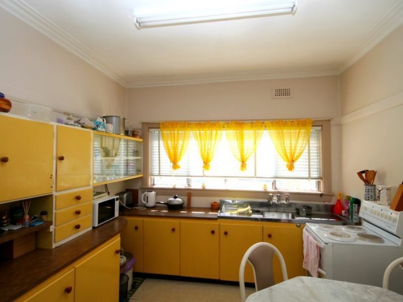 84 Granville Street, Inverell NSW 2360