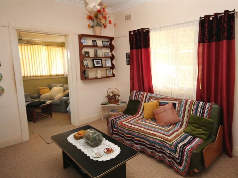 84 Granville Street, Inverell NSW 2360