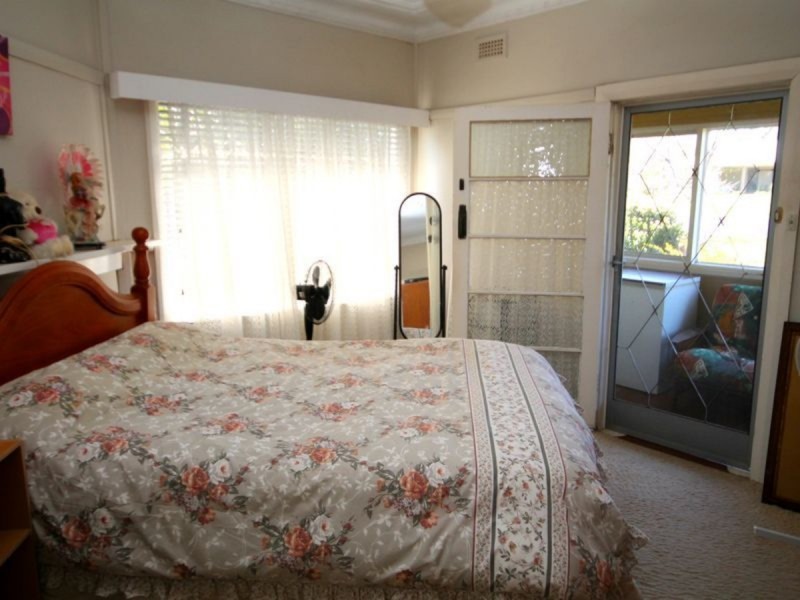 84 Granville Street, Inverell NSW 2360