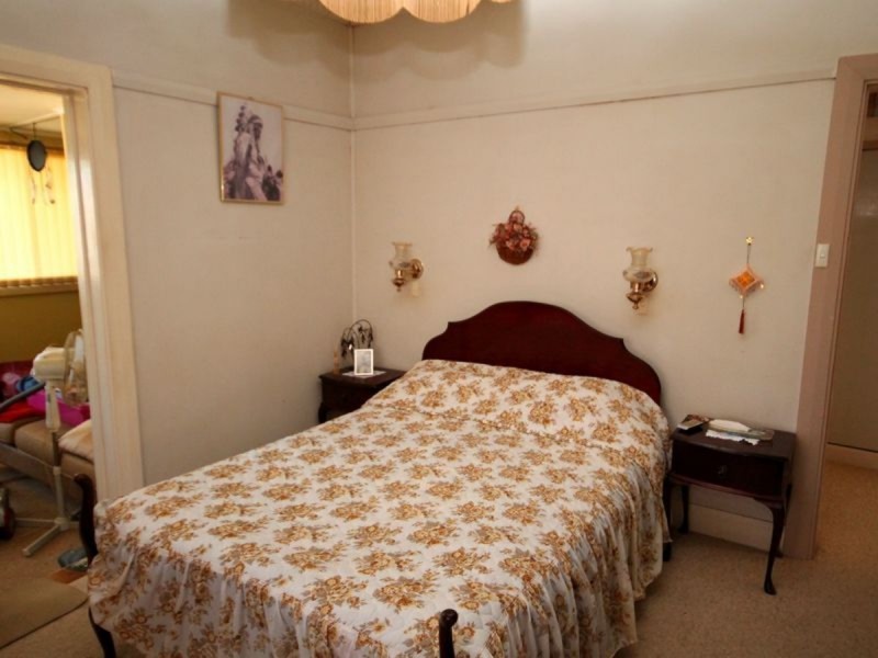 84 Granville Street, Inverell NSW 2360