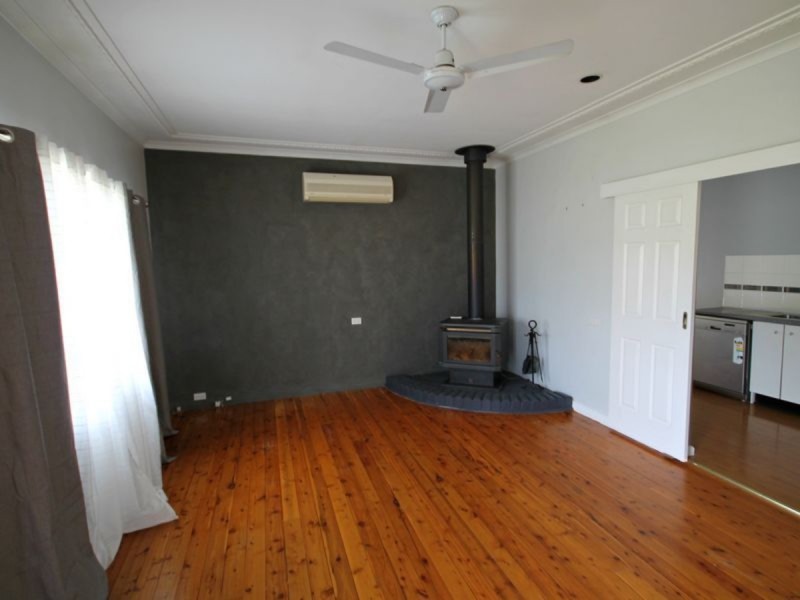 4 Gordon Street, Inverell NSW 2360