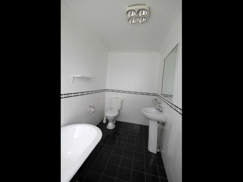 4 Gordon Street, Inverell NSW 2360