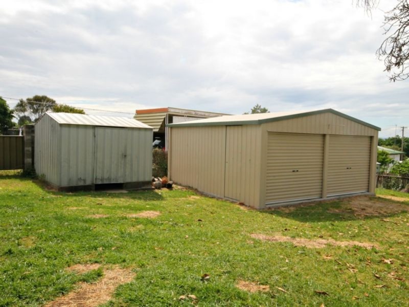 4 Gordon Street, Inverell NSW 2360